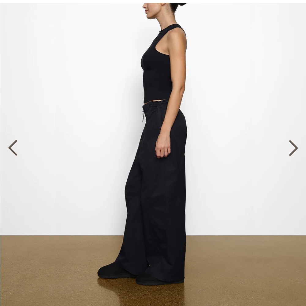 SKIMS outdoor woven pant in onyx